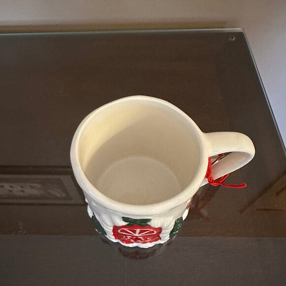 Peppermint & Pine Red Door w/wreath green Bow Frosting Trimmed Mug NWT 2025 - Picture 6 of 6